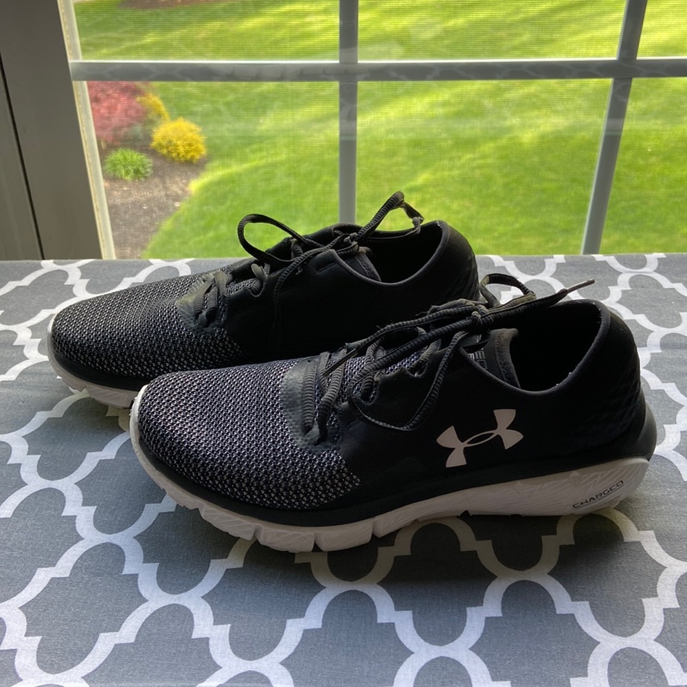 Under Armour Speedform Fortis 2 women’s size 7.5 running sneaker black EUC